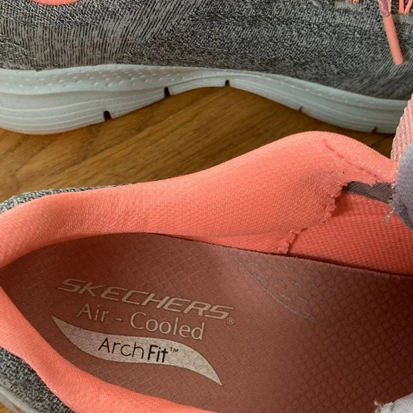 Skechers Air Cooled Arch Fit Sneakers - Picture 2 of 5